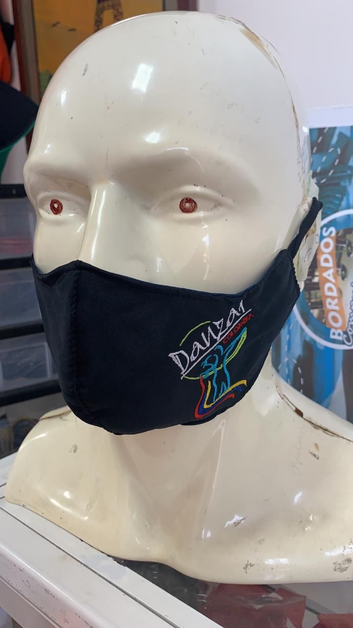 TAPABOCAS ANTIFLUIDOS + BORDADO 